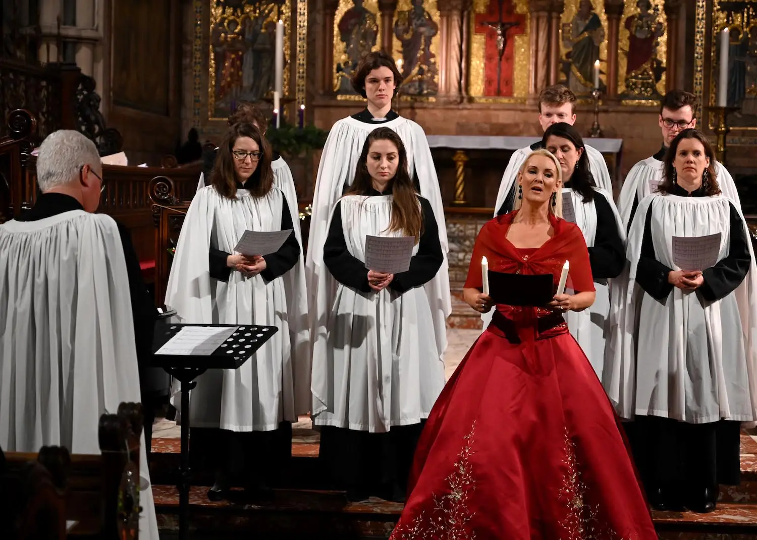 Frederike-with-choir